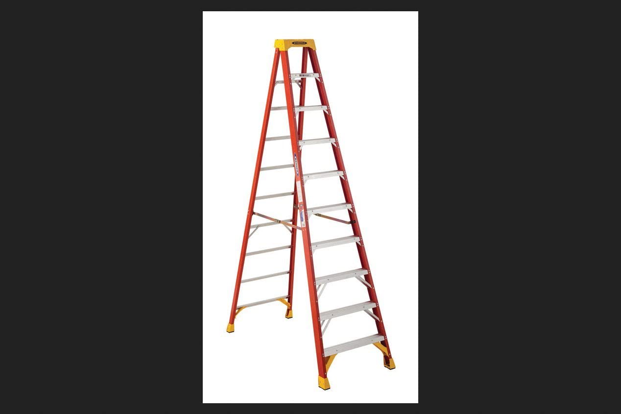 Werner Heavy Duty 300 Pound Ladder IA Rated Fiberglass 6210